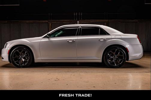 2021 Chrysler 300 Touring