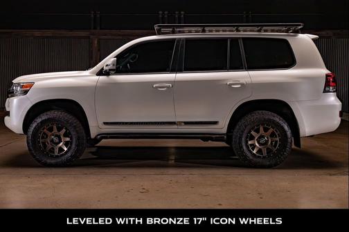 Blizzard Pearl 2019 Toyota Land Cruiser Base