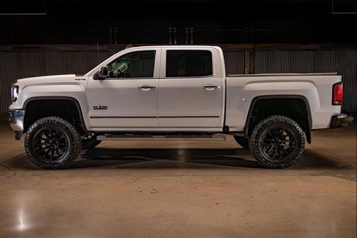 White Frost Tricoat 2017 GMC Sierra 1500 SLT