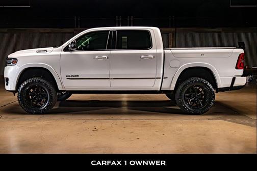 Ivory White Tri-Coat Pearlcoat 2025 RAM 1500 ST