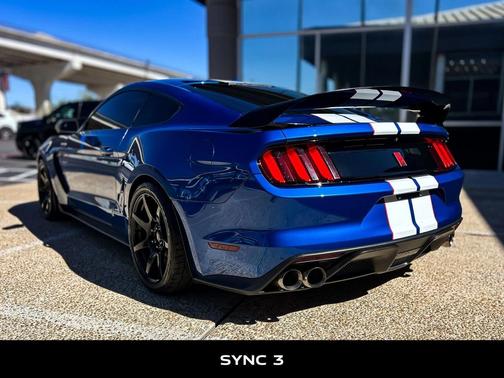 2017 Ford Shelby GT350 Base