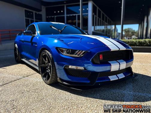 2017 Ford Shelby GT350 Base