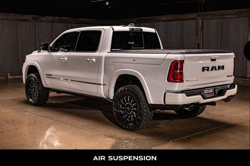 Ivory White Tri-Coat Pearlcoat 2025 RAM 1500 ST
