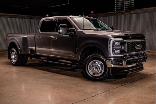 Carbonized Gray Metallic 2025 Ford F-350 Lariat