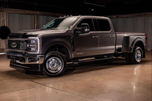Carbonized Gray Metallic 2025 Ford F-350 Lariat