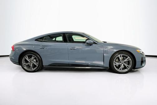 2022 Audi e-tron GT Premium Plus
