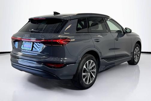 2025 Audi Q6 e-tron Premium Plus quattro
