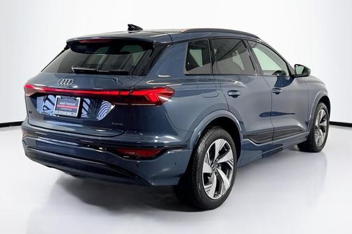 2025 Audi Q6 e-tron Premium Plus quattro