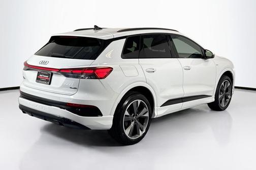 Glacier White Metallic 2024 Audi Q4 e-tron Premium 50 quattro