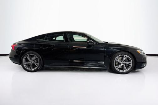 2022 Audi e-tron GT Premium Plus