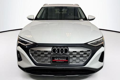 2024 Audi Q8 e-tron Premium Plus