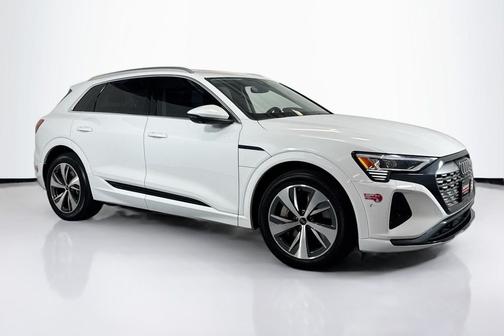2024 Audi Q8 e-tron Premium Plus