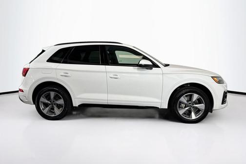 2024 Audi Q5 40 Premium Plus