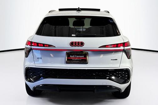 Glacier White Metallic 2026 Audi Q3 S line