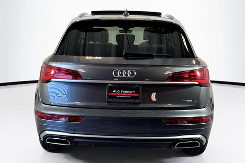 DAYTONA GRAY 2022 Audi Q5 45 S line Premium