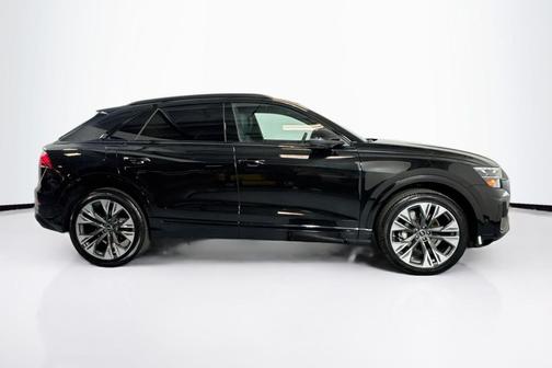 Mythos Black Metallic 2025 Audi Q8 55 Premium