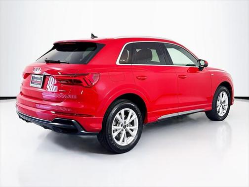 2022 Audi Q3 45 S line Premium