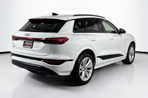 2025 Audi Q6 e-tron Premium
