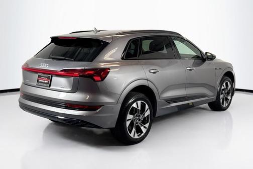 2021 Audi e-tron Premium