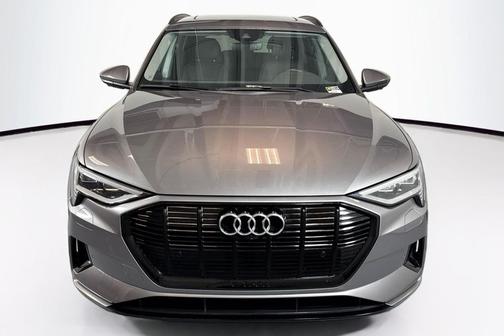 2021 Audi e-tron Premium