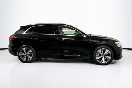 2024 Audi Q8 e-tron Premium Plus