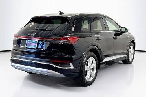 MYTHOS BLACK 2026 Audi Q4 e-tron Premium Plus 55 quattro