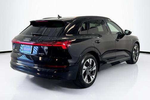 2022 Audi e-tron Premium
