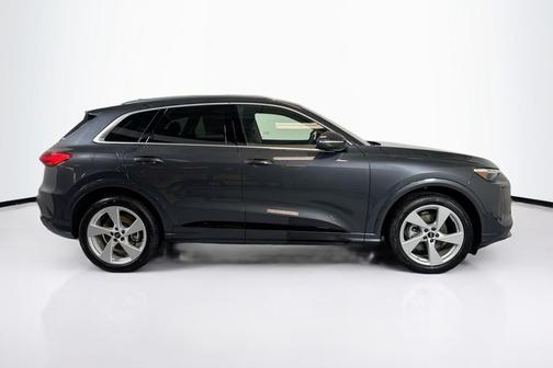 2025 Audi Q5 Prestige TFSI quattro S tronic