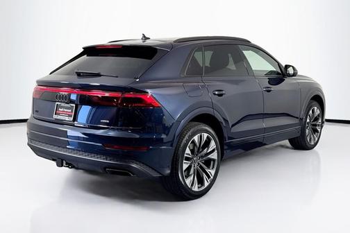 2025 Audi Q8 55 Premium