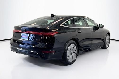 Mythos Black Metallic 2025 Audi A6 e-tron Premium