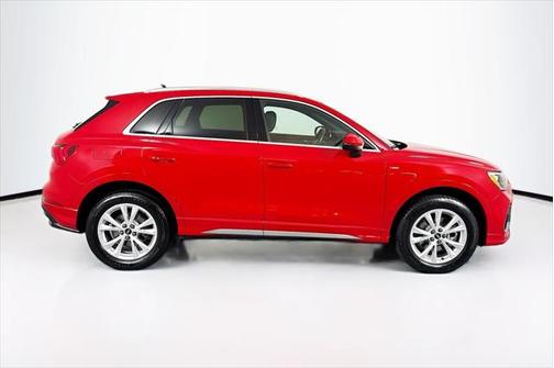 2022 Audi Q3 45 S line Premium