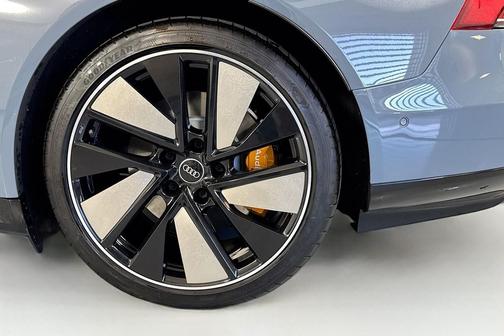 2022 Audi RS e-tron GT quattro