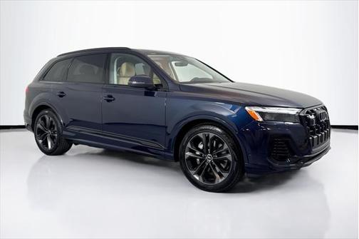 2025 Audi Q7 55 Premium Plus