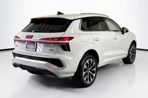 2026 Audi Q3 S line