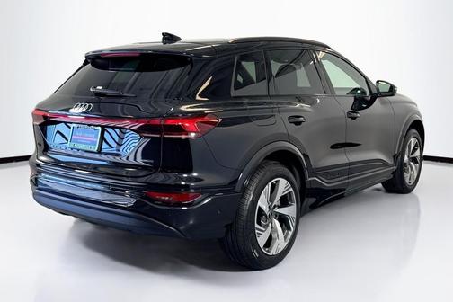 2025 Audi Q6 e-tron Premium Plus quattro