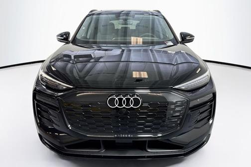 2025 Audi Q6 e-tron Premium Plus quattro