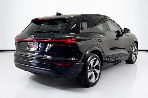 2025 Audi Q6 e-tron Prestige quattro