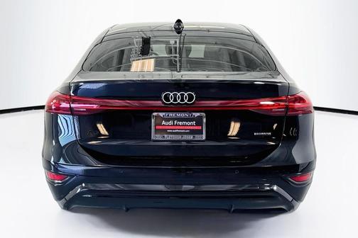 Mythos Black Metallic 2025 Audi A6 e-tron Premium
