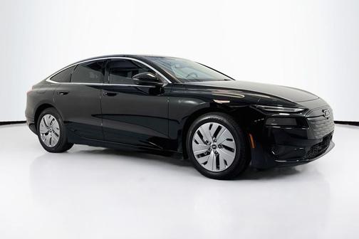 Mythos Black Metallic 2025 Audi A6 e-tron Premium