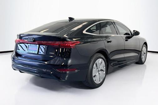 Mythos Black Metallic 2025 Audi A6 e-tron Premium