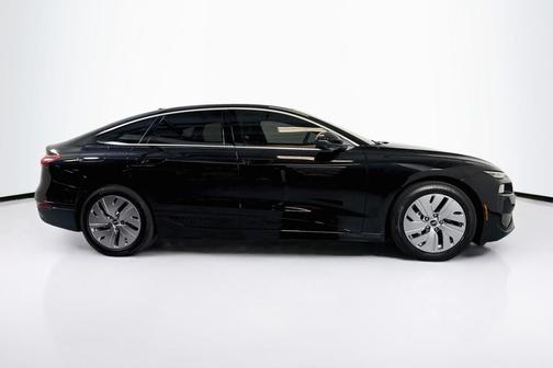 Mythos Black Metallic 2025 Audi A6 e-tron Premium