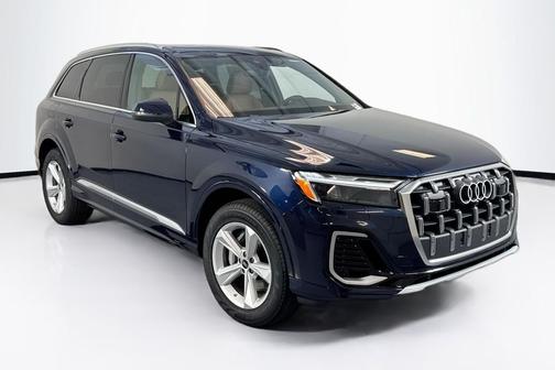 Waitomo Blue Metallic 2026 Audi Q7 55 Premium