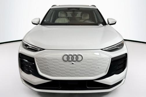 2025 Audi Q6 e-tron Premium quattro