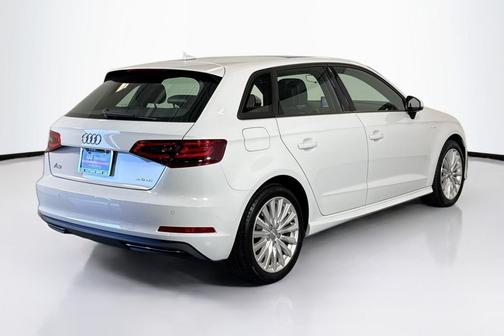 2016 Audi A3 e-tron 1.4T Premium