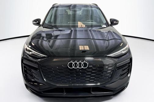 MYTHOS BLACK 2025 Audi Q6 e-tron Premium