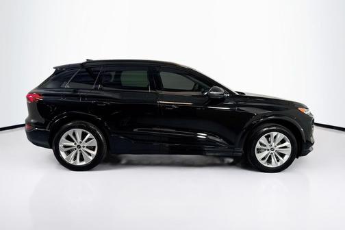 MYTHOS BLACK 2025 Audi Q6 e-tron Premium
