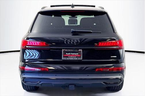 2023 Audi Q7 45 Premium Plus