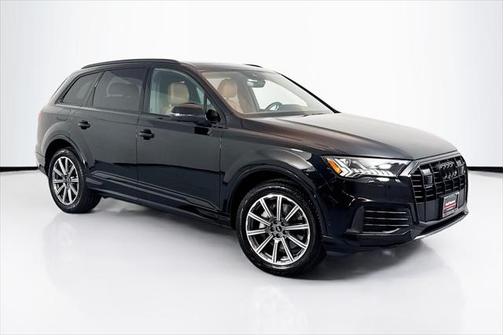 2023 Audi Q7 45 Premium Plus