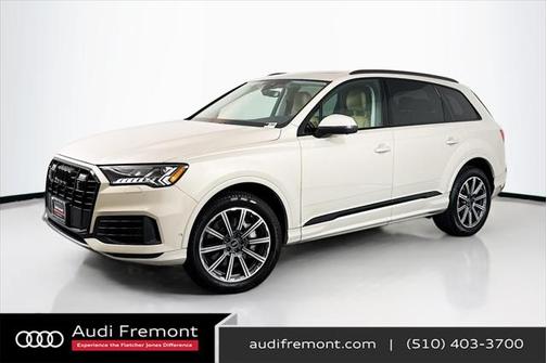 2023 Audi Q7 45 Premium Plus