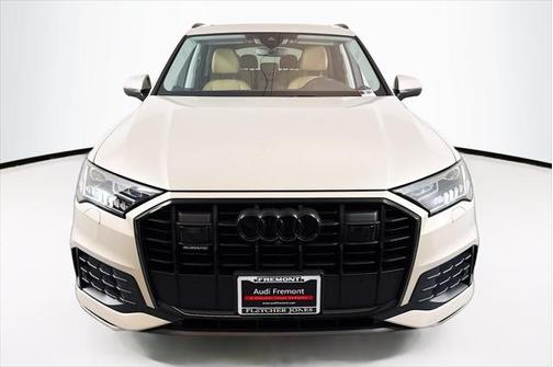2023 Audi Q7 45 Premium Plus